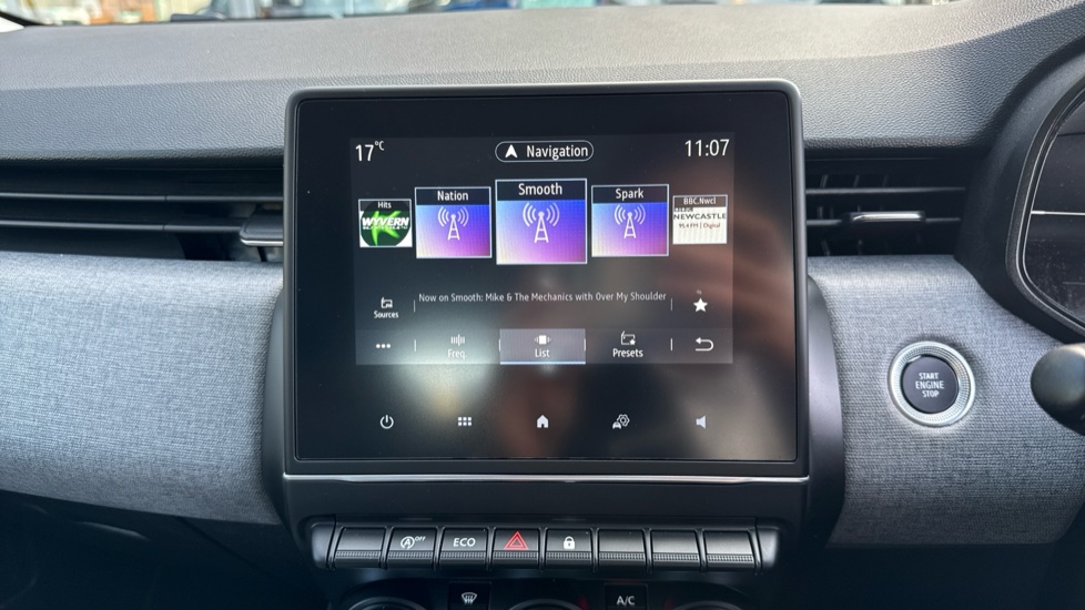 Renault Clio 1.0 TCe 90 Evolution 5dr Petrol Hatchback - Image 33