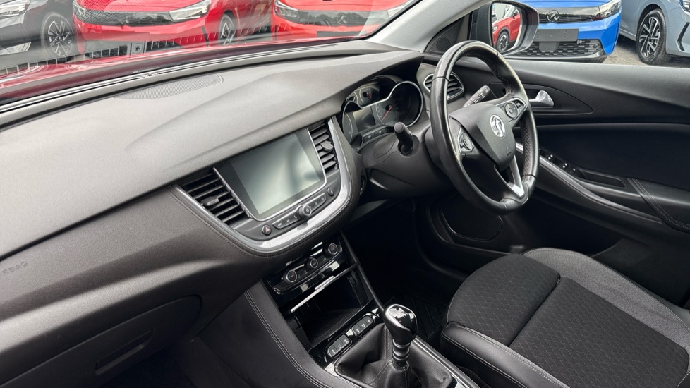 Vauxhall Grandland X 1.2 Turbo Griffin Edition 5dr Petrol Hatchback - Image 9