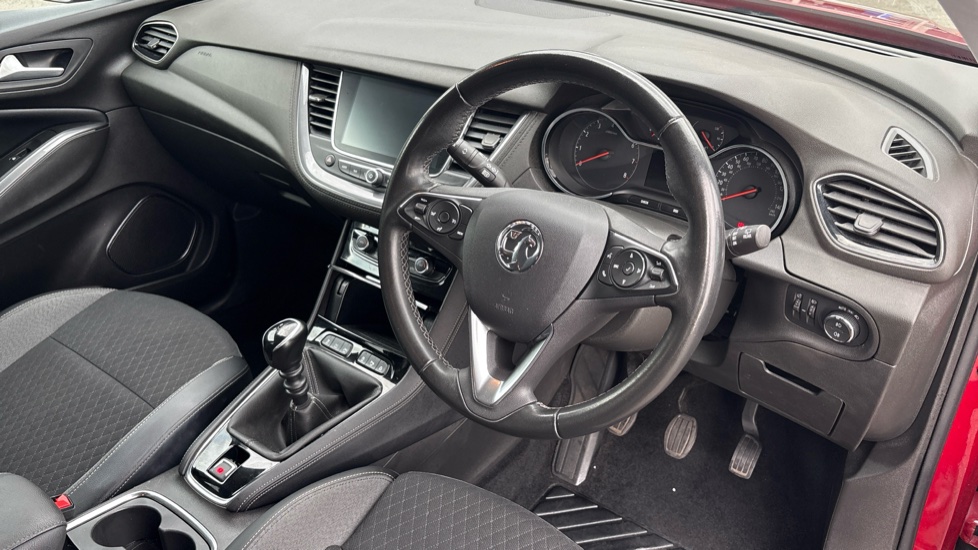 Vauxhall Grandland X 1.2 Turbo Griffin Edition 5dr Petrol Hatchback - Image 11
