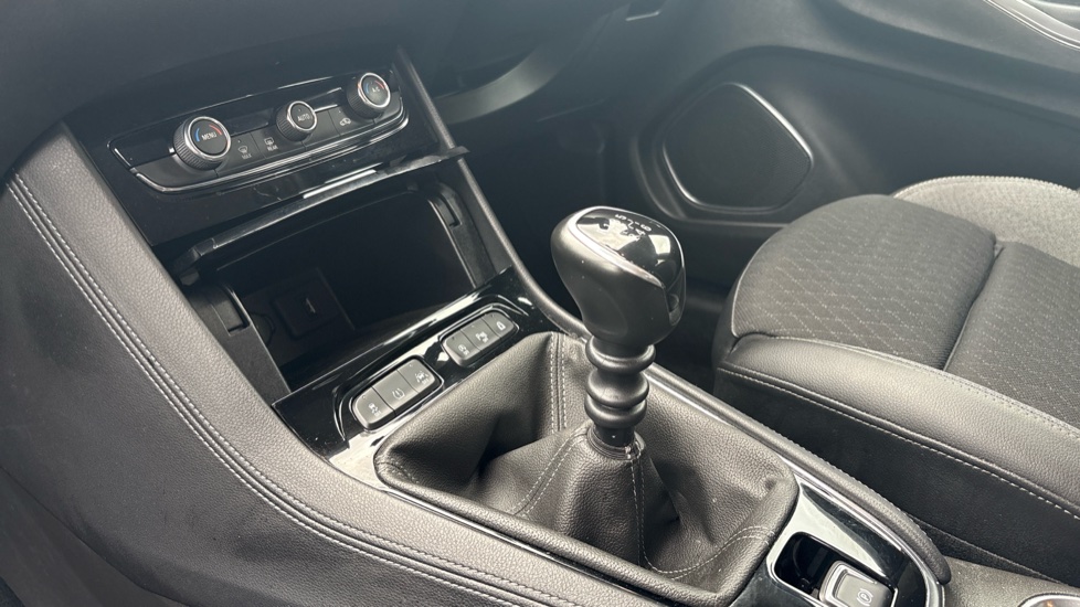 Vauxhall Grandland X 1.2 Turbo Griffin Edition 5dr Petrol Hatchback - Image 13