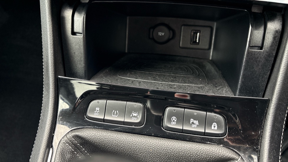 Vauxhall Grandland X 1.2 Turbo Griffin Edition 5dr Petrol Hatchback - Image 25