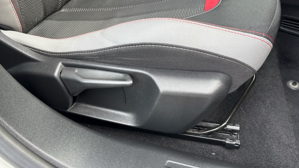 Vauxhall Mokka 100kW SRi Nav Premium 50kWh 5dr Auto Electric Hatchback - Image 25