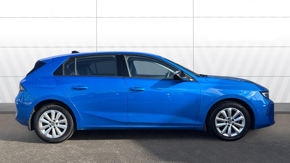 Vauxhall Astra 1.2 Turbo Design 5dr Petrol Hatchback - Image 5