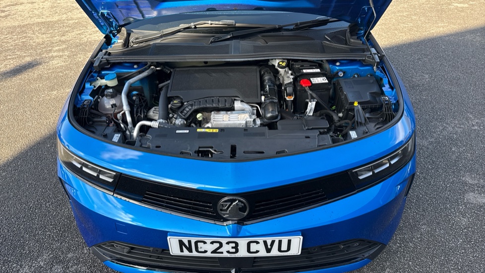 Vauxhall Astra 1.2 Turbo Design 5dr Petrol Hatchback - Image 8