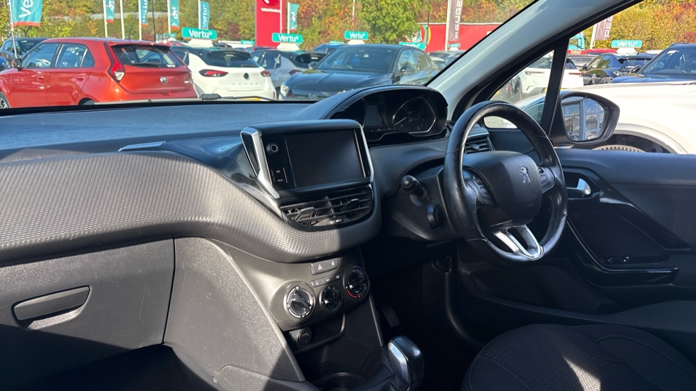 Peugeot 208 1.2 PureTech 82 Allure 5dr Petrol Hatchback - Image 9