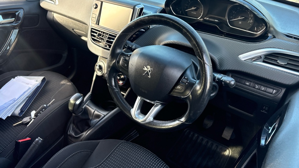 Peugeot 208 1.2 PureTech 82 Allure 5dr Petrol Hatchback - Image 11