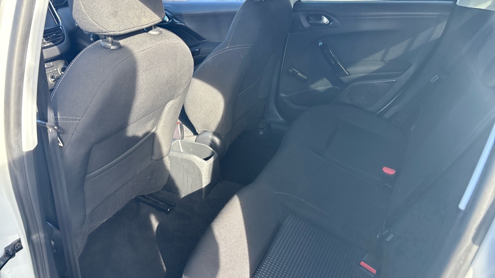Peugeot 208 1.2 PureTech 82 Allure 5dr Petrol Hatchback - Image 16