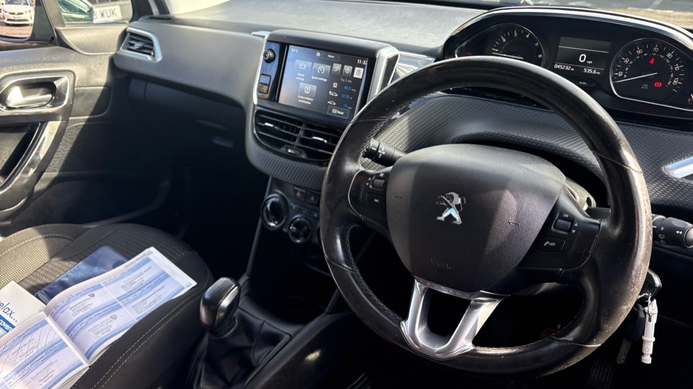 Peugeot 208 1.2 PureTech 82 Allure 5dr Petrol Hatchback - Image 28