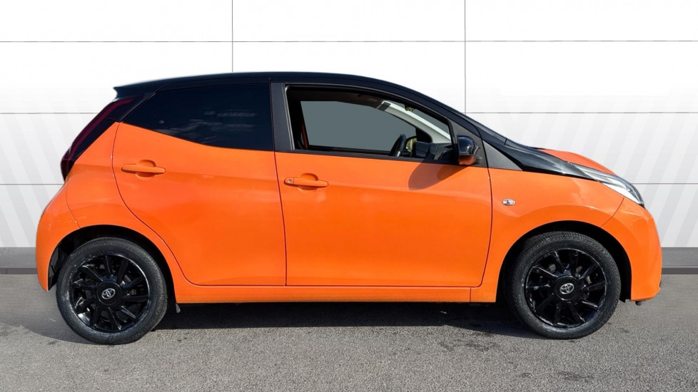 Toyota Aygo 1.0 VVT-i X-Cite 6 5dr x-shift Petrol Hatchback - Image 5