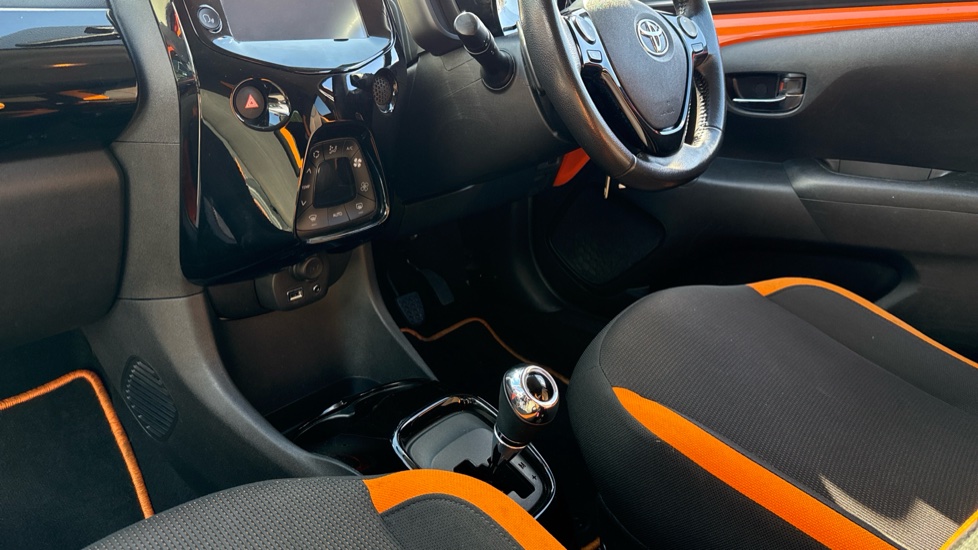 Toyota Aygo 1.0 VVT-i X-Cite 6 5dr x-shift Petrol Hatchback - Image 13