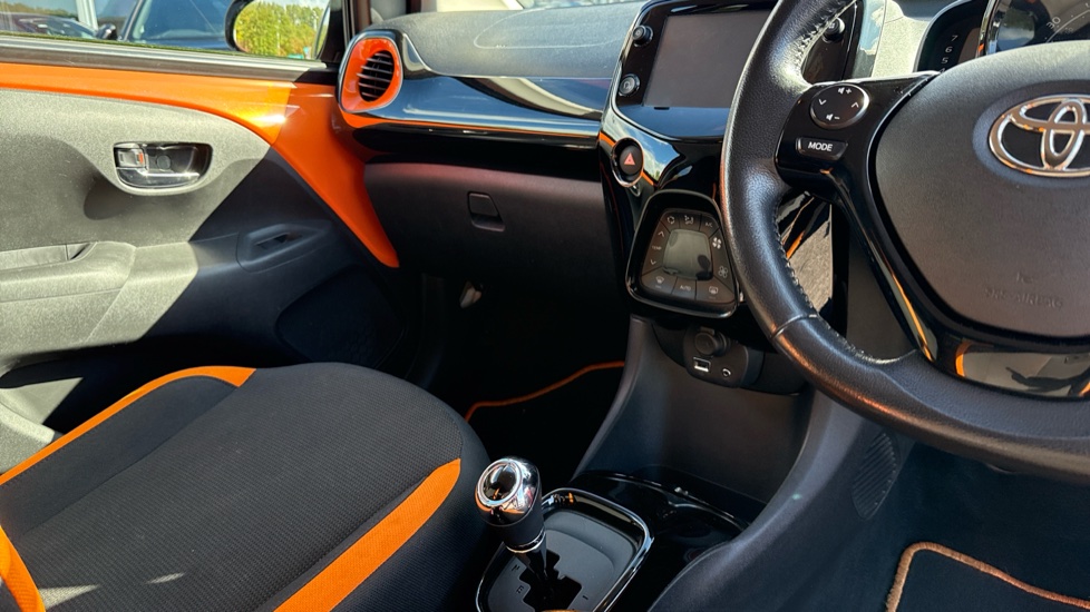 Toyota Aygo 1.0 VVT-i X-Cite 6 5dr x-shift Petrol Hatchback - Image 14