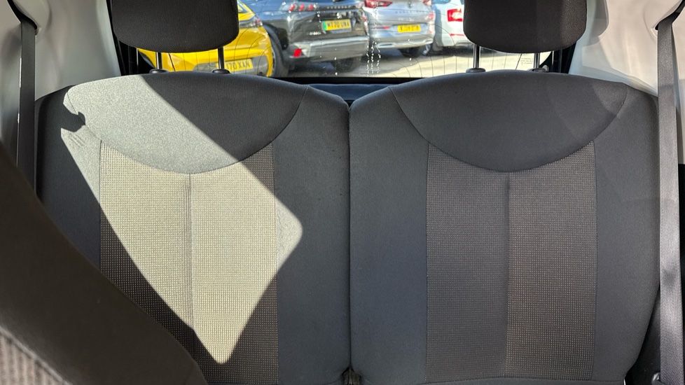 Toyota Aygo 1.0 VVT-i X-Cite 6 5dr x-shift Petrol Hatchback - Image 15