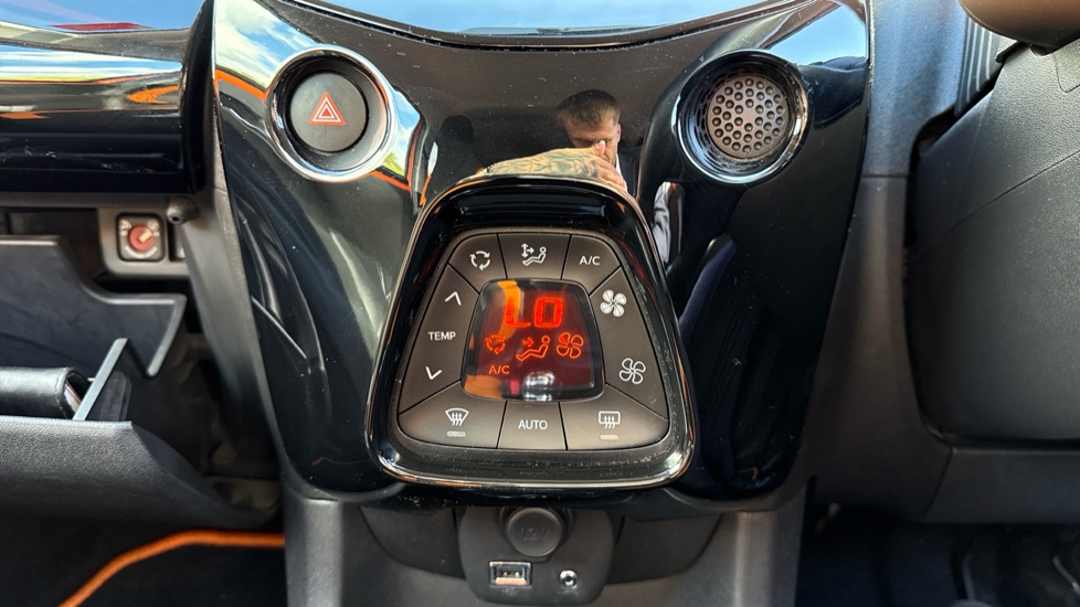 Toyota Aygo 1.0 VVT-i X-Cite 6 5dr x-shift Petrol Hatchback - Image 23