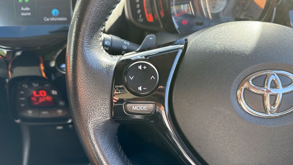 Toyota Aygo 1.0 VVT-i X-Cite 6 5dr x-shift Petrol Hatchback - Image 27