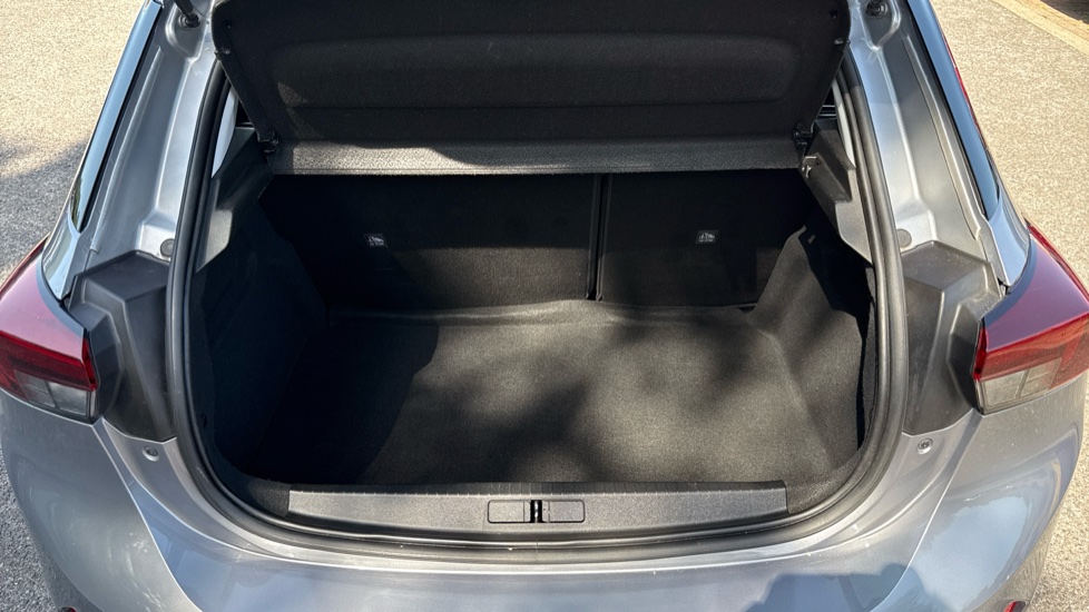 Vauxhall Corsa 1.2 SE Premium 5dr Petrol Hatchback - Image 4