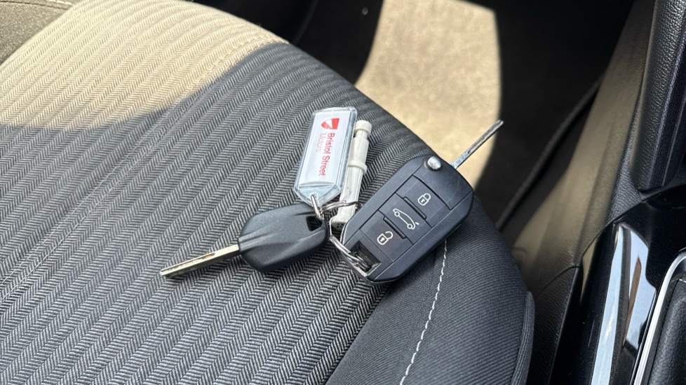 Vauxhall Corsa 1.2 SE Premium 5dr Petrol Hatchback - Image 20