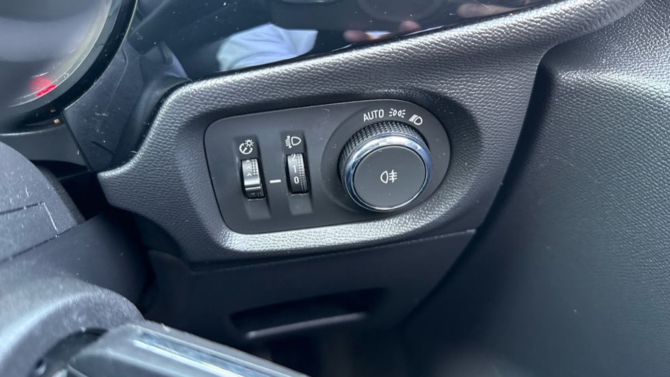 Vauxhall Corsa 1.2 SE Premium 5dr Petrol Hatchback - Image 32