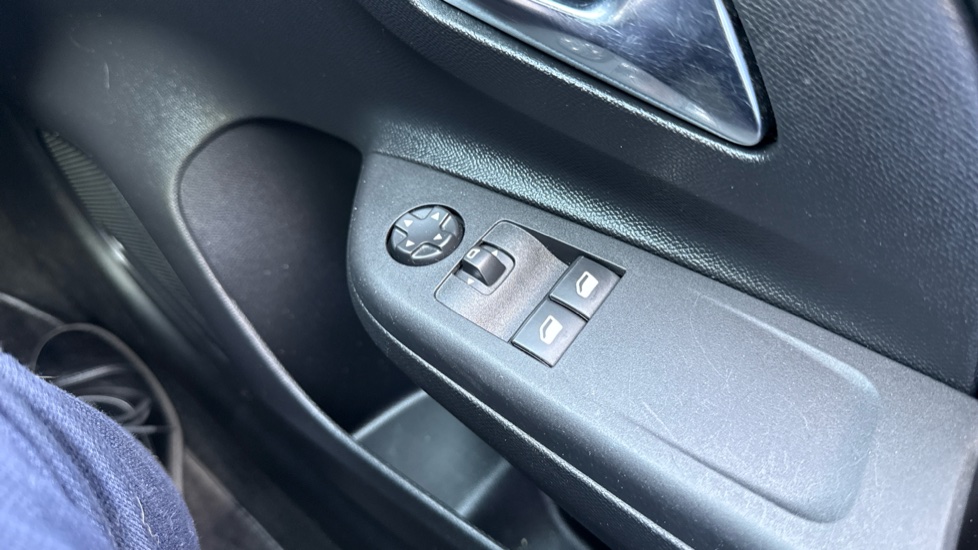 Vauxhall Corsa 1.2 SE Premium 5dr Petrol Hatchback - Image 33