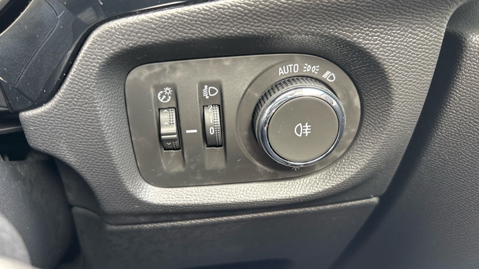Vauxhall Corsa 1.2 SE Edition 5dr Petrol Hatchback - Image 27