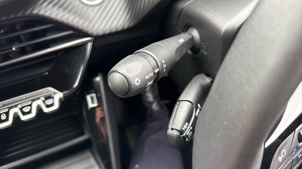 Peugeot 208 1.2 PureTech Active Premium + 5dr Petrol Hatchback - Image 26