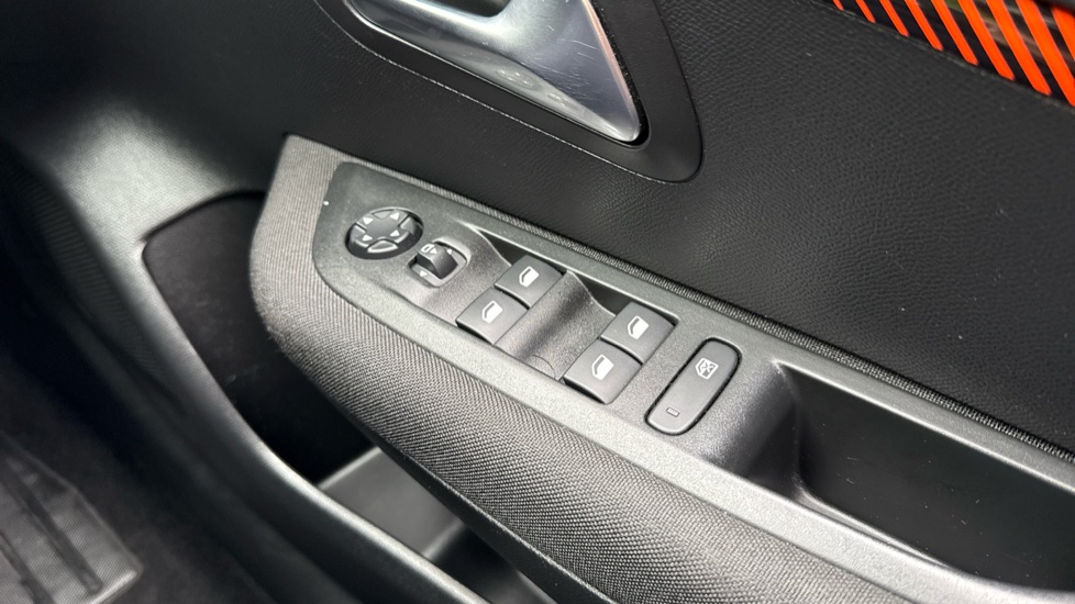 Peugeot 208 1.2 PureTech Active Premium + 5dr Petrol Hatchback - Image 29