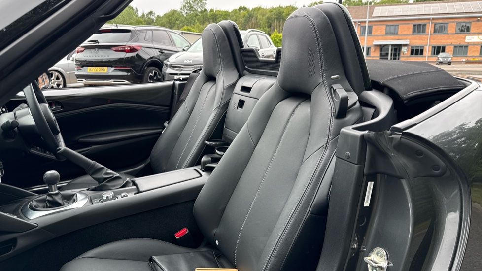Mazda MX-5 2.0 [184] Exclusive-Line 2dr Petrol Convertible - Image 16