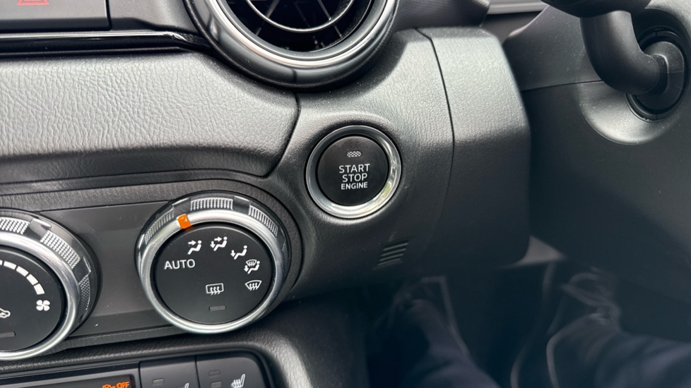 Mazda MX-5 2.0 [184] Exclusive-Line 2dr Petrol Convertible - Image 29