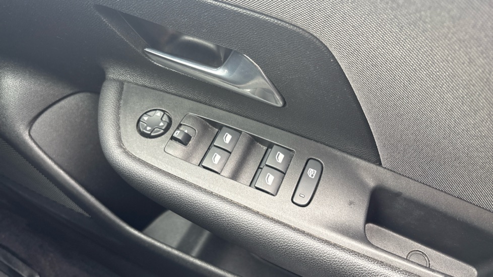 Vauxhall Mokka 1.2 Turbo 100 SE 5dr Petrol Hatchback - Image 25