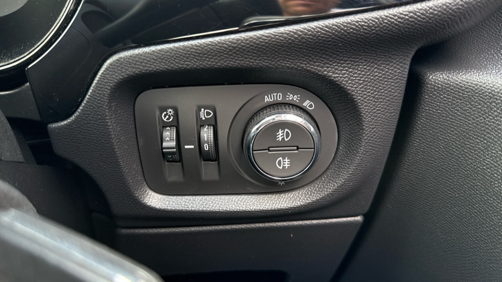 Vauxhall Corsa 1.2 Elite Edition 5dr Petrol Hatchback - Image 35