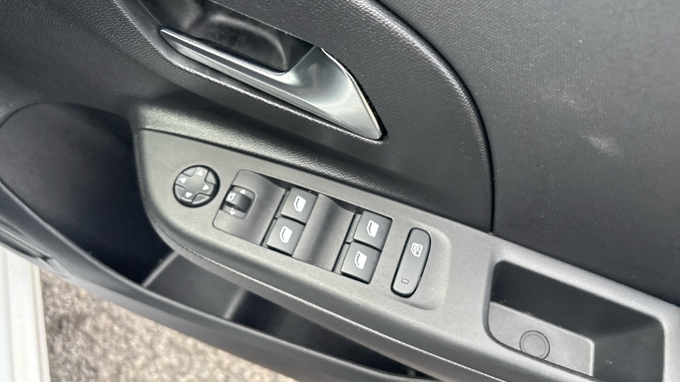 Vauxhall Corsa 1.2 Design 5dr Petrol Hatchback - Image 30