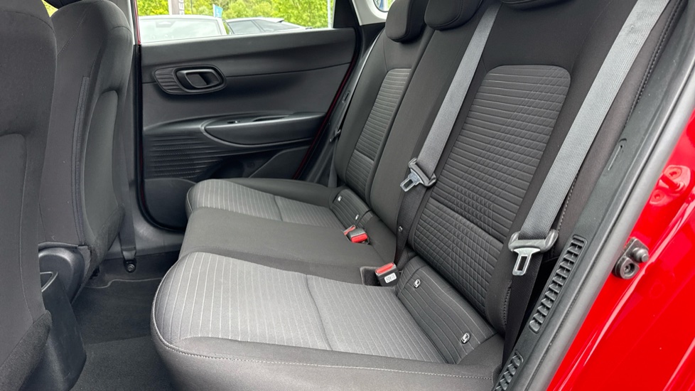 Hyundai i20 1.0T GDi 48V MHD SE Connect 5dr Petrol Hatchback - Image 16