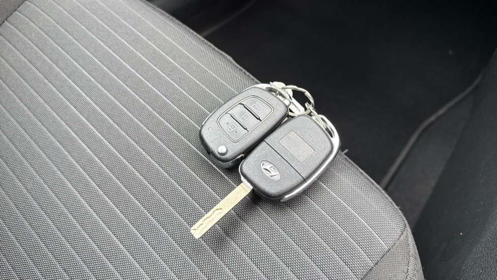 Hyundai i20 1.0T GDi 48V MHD SE Connect 5dr Petrol Hatchback - Image 20