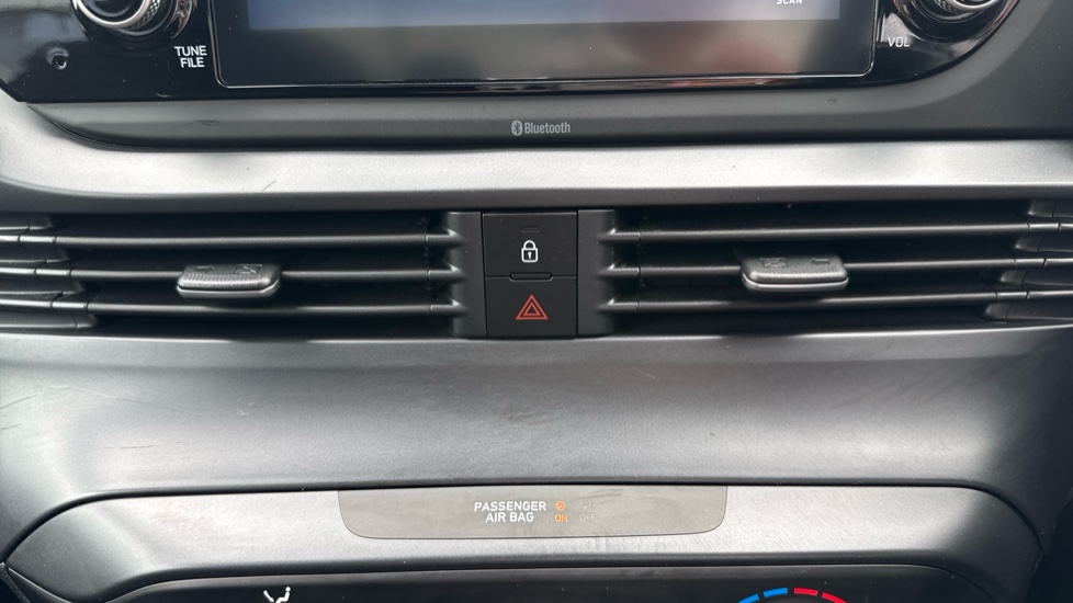 Hyundai i20 1.0T GDi 48V MHD SE Connect 5dr Petrol Hatchback - Image 26