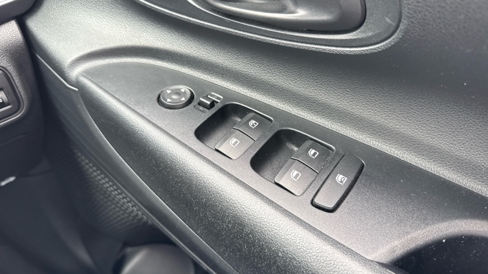 Hyundai i20 1.0T GDi 48V MHD SE Connect 5dr Petrol Hatchback - Image 35