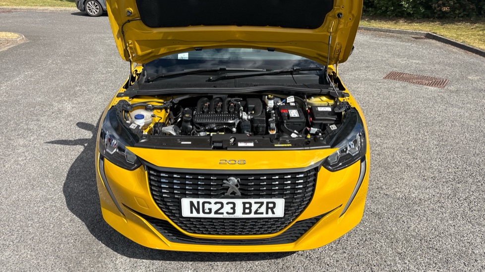 Peugeot 208 1.2 PureTech Active Premium + 5dr Petrol Hatchback - Image 8
