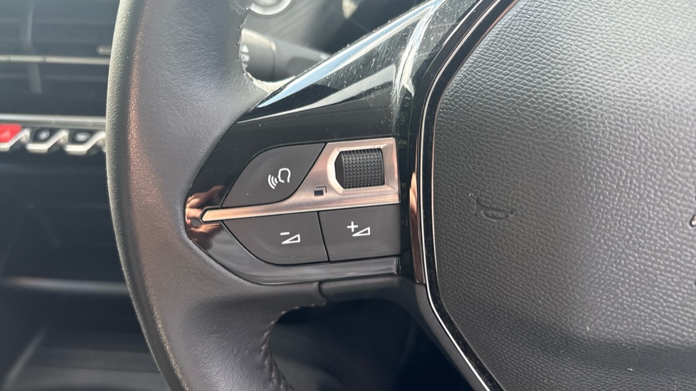 Peugeot 208 1.2 PureTech Active Premium + 5dr Petrol Hatchback - Image 25