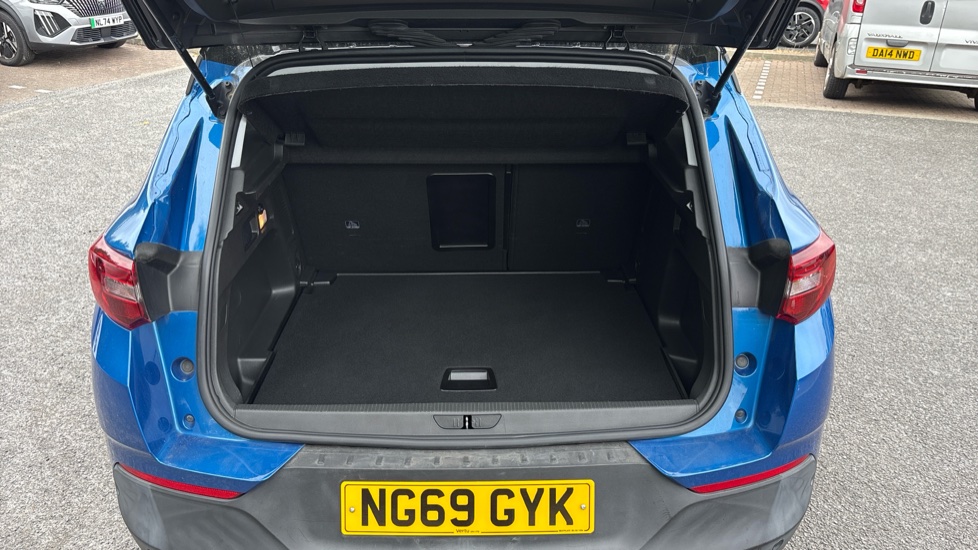 Vauxhall Grandland X 1.2 Turbo SRi Nav 5dr Petrol Hatchback - Image 4