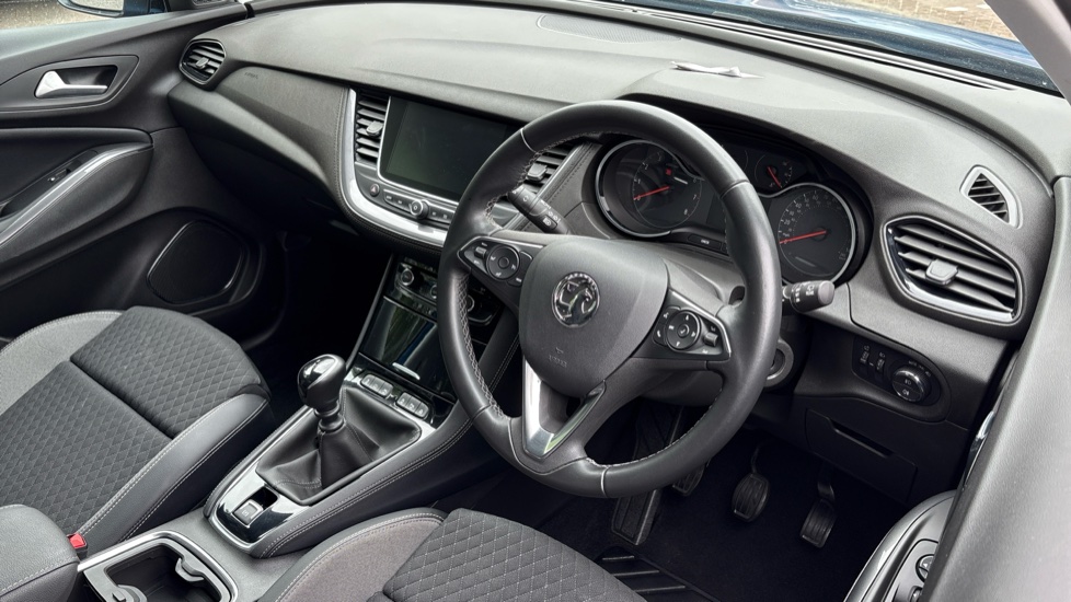 Vauxhall Grandland X 1.2 Turbo SRi Nav 5dr Petrol Hatchback - Image 11