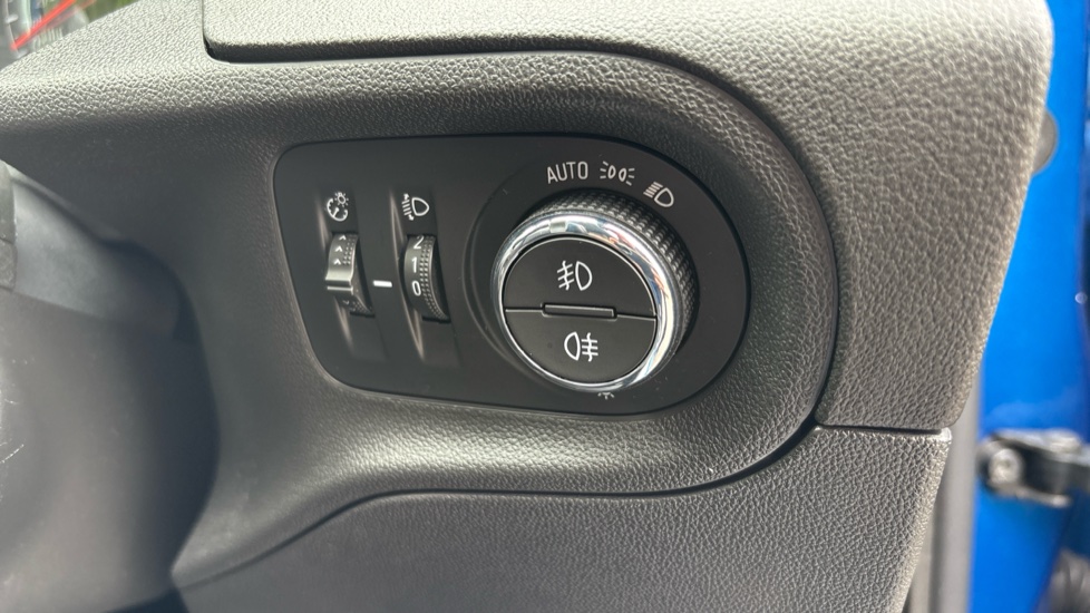 Vauxhall Grandland X 1.2 Turbo SRi Nav 5dr Petrol Hatchback - Image 25