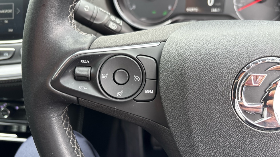 Vauxhall Grandland X 1.2 Turbo SRi Nav 5dr Petrol Hatchback - Image 28