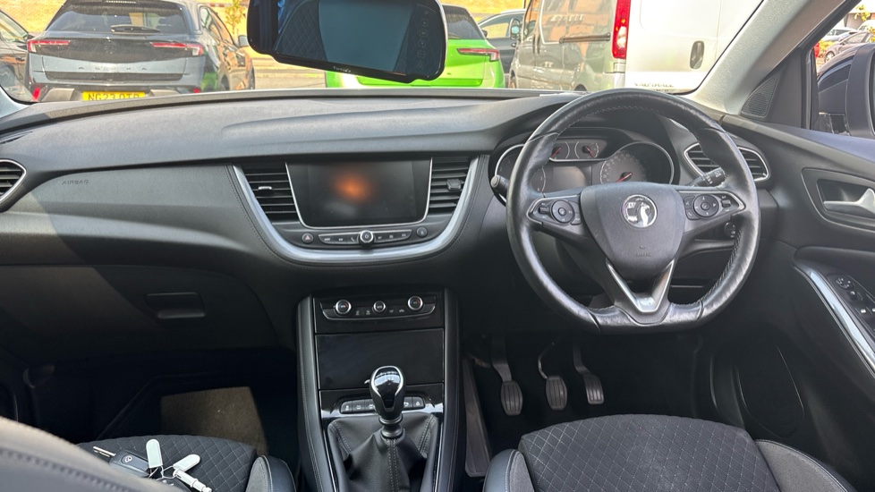 Vauxhall Grandland X 1.2 Turbo SRi Nav 5dr Petrol Hatchback - Image 10