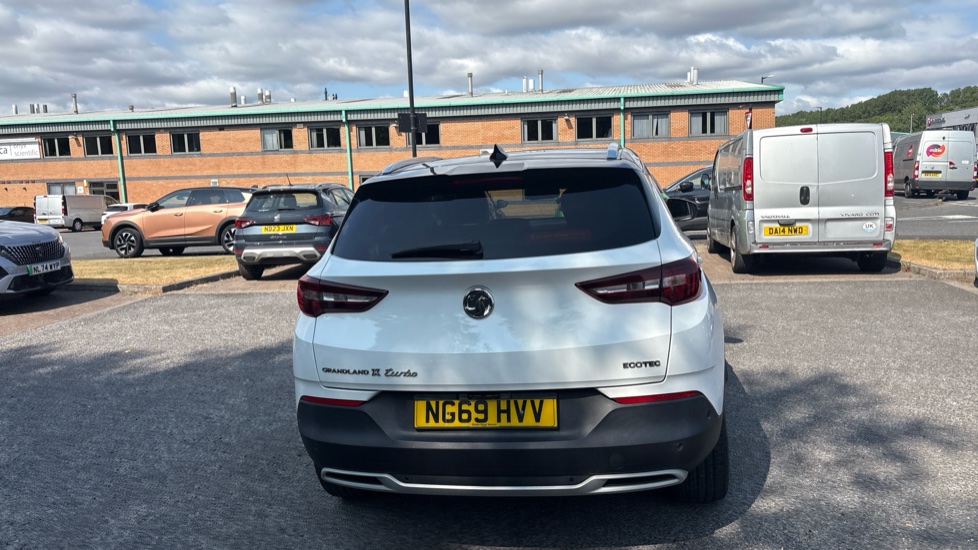 Vauxhall Grandland X 1.2 Turbo SRi Nav 5dr Petrol Hatchback - Image 29