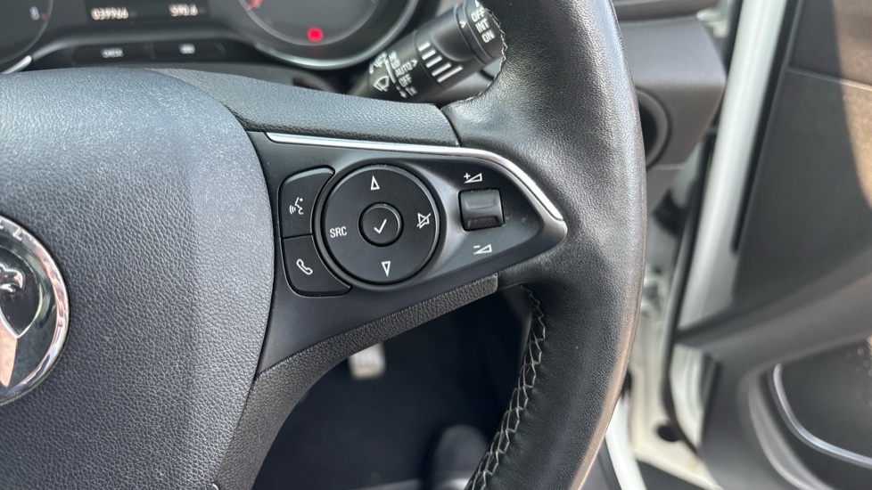 Vauxhall Grandland X 1.2 Turbo SRi Nav 5dr Petrol Hatchback - Image 36
