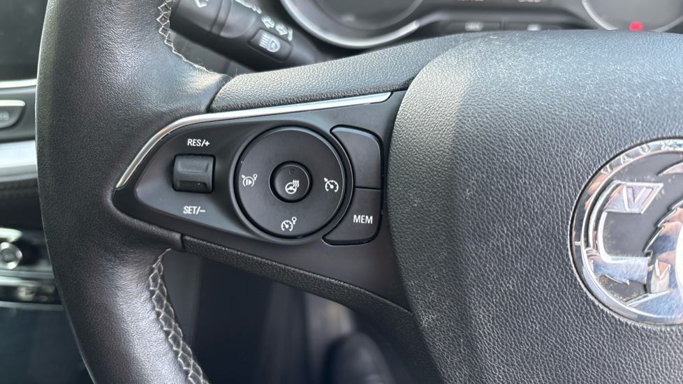 Vauxhall Grandland X 1.2 Turbo SRi Nav 5dr Petrol Hatchback - Image 37