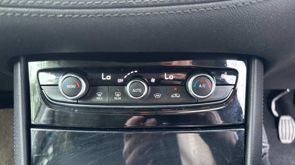 Vauxhall Grandland X 1.2 Turbo SRi Nav 5dr Petrol Hatchback - Image 43