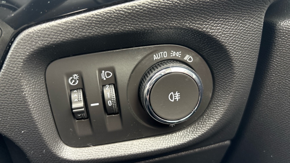 Vauxhall Corsa 1.2 SE Premium 5dr Petrol Hatchback - Image 23