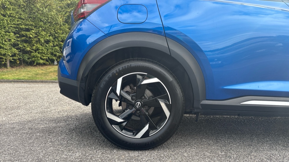Nissan Juke 1.6 Hybrid N-Connecta 5dr Auto Hybrid Hatchback - Image 7