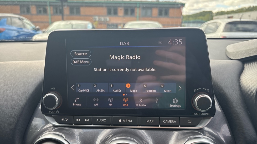 Nissan Juke 1.6 Hybrid N-Connecta 5dr Auto Hybrid Hatchback - Image 12