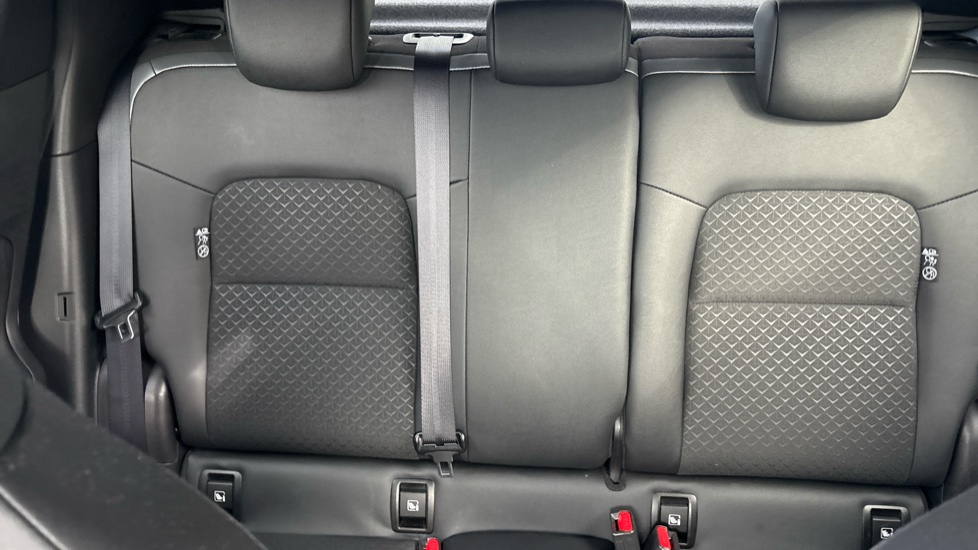 Nissan Juke 1.6 Hybrid N-Connecta 5dr Auto Hybrid Hatchback - Image 15