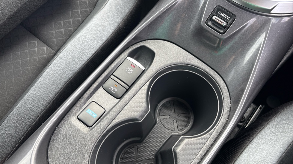 Nissan Juke 1.6 Hybrid N-Connecta 5dr Auto Hybrid Hatchback - Image 23